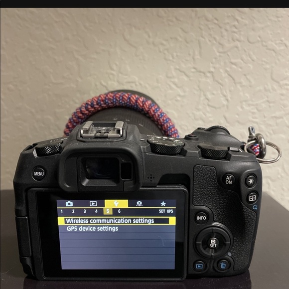 Canon EOS RP Full Frame Camera with lens - Picture 6 of 9